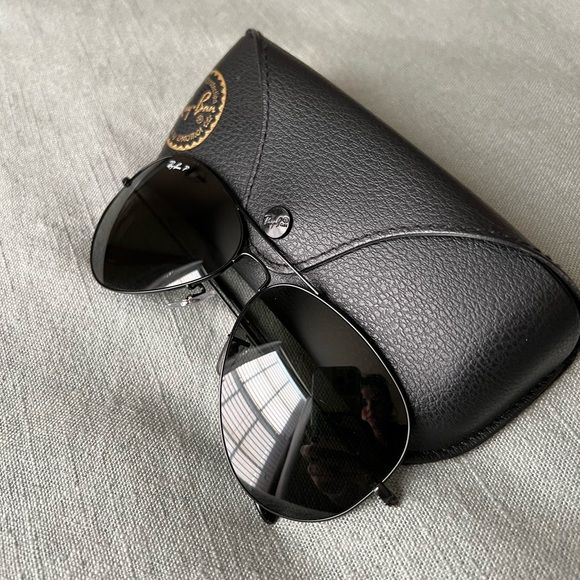 KIT 4 HOMBRE (3 PERFUMES + GAFAS RAYBAN)